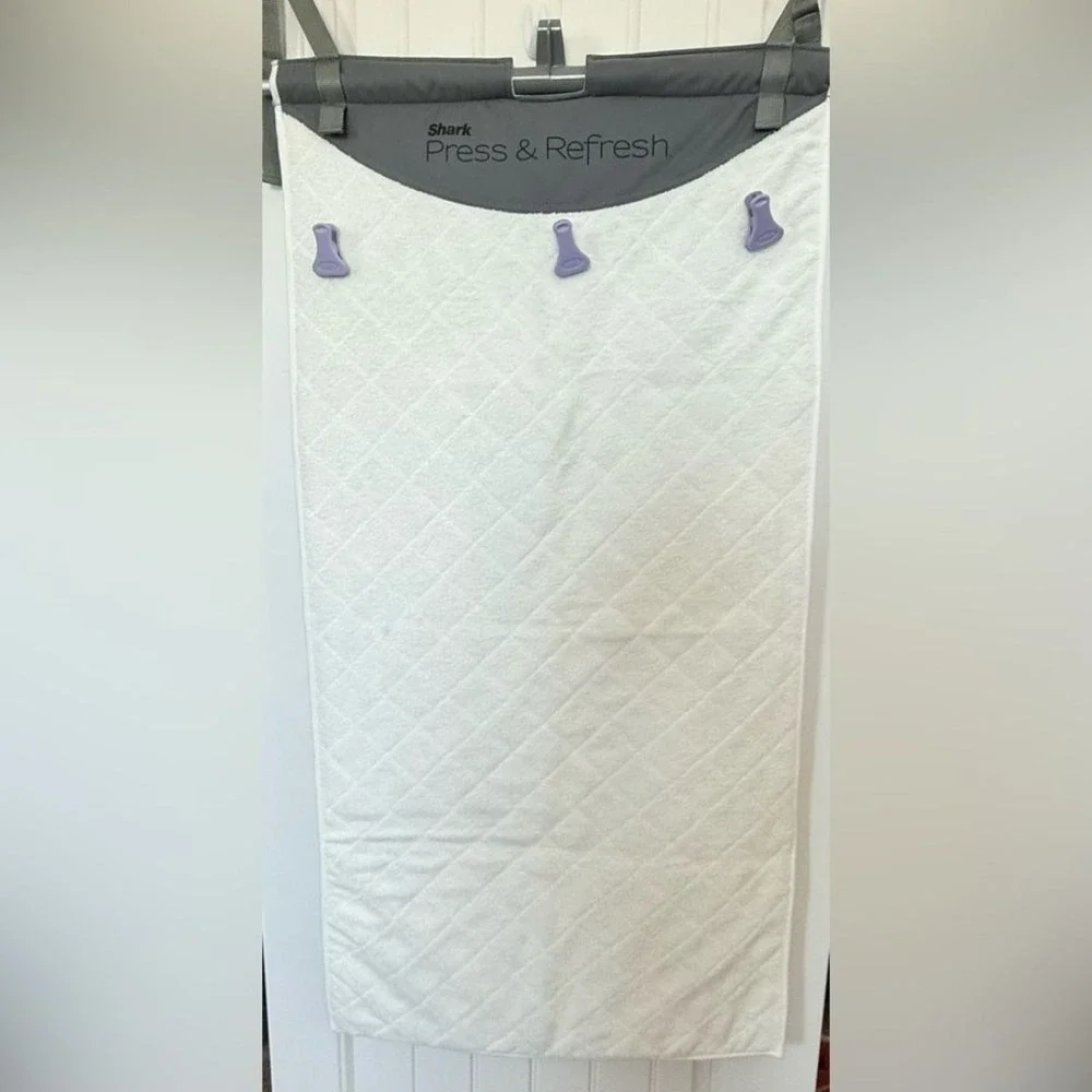 Like New Shark Accessory For Handheld Steamer Vertical Over Door Press Pad